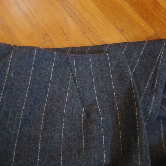 Joan & David Gray Wide Leg Trousers with Pinstripe Design Size 6 - Picture 4 of 8